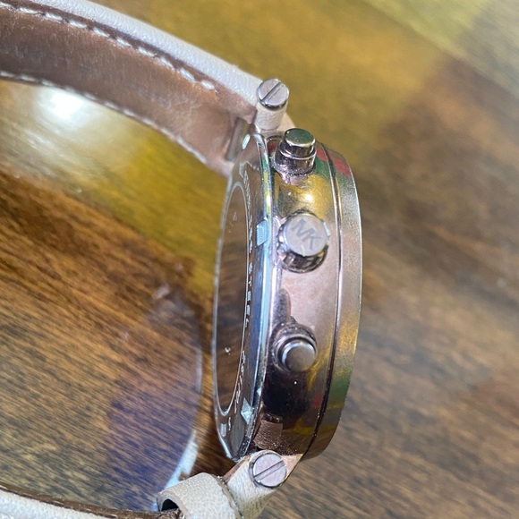 Michael Kors Pink and Silver Watch - Picture 4 of 5